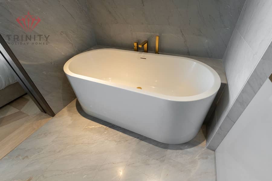 Live Now | 2BHK Furnished | Balcony | Sea, Marina & Ain Dubai Views | Palm Jumeirah - Image 18