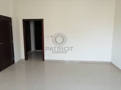 Ready to move in New Villa 5bhk + maid Prime Location 175k Ready to move in New Villa 5bhk + maid Prime Location 175k