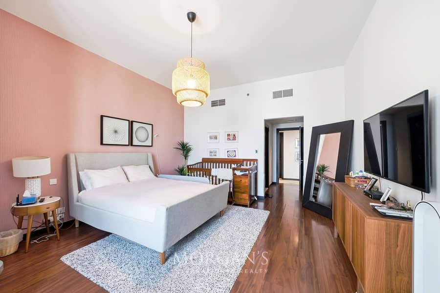 Luxury 2BR + Maid | Green Lakes | Prime Location