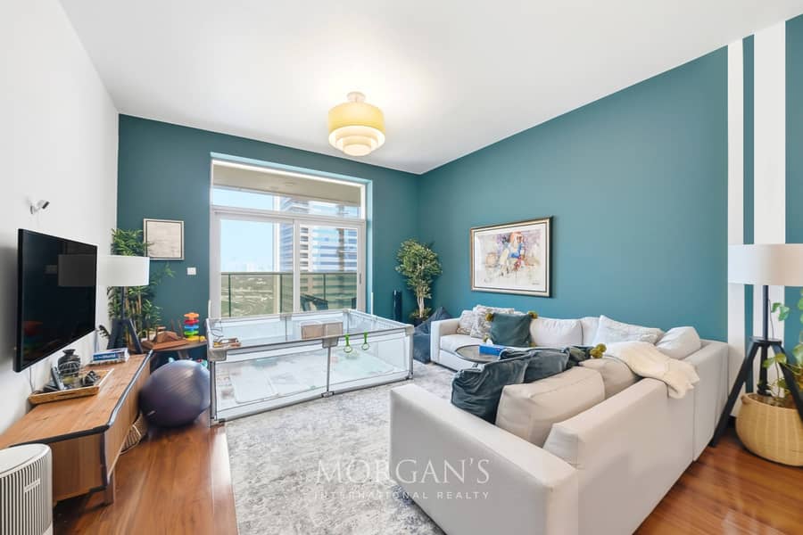 Luxury 2BR + Maid | Green Lakes | Prime Location - Image 7