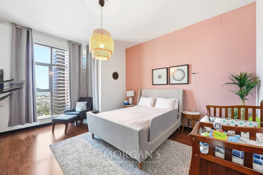 Luxury 2BR + Maid | Green Lakes | Prime Location - Image 14