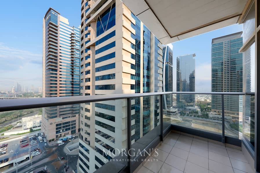 Luxury 2BR + Maid | Green Lakes | Prime Location - Image 20