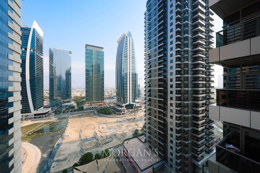 Luxury 2BR + Maid | Green Lakes | Prime Location - Image 23