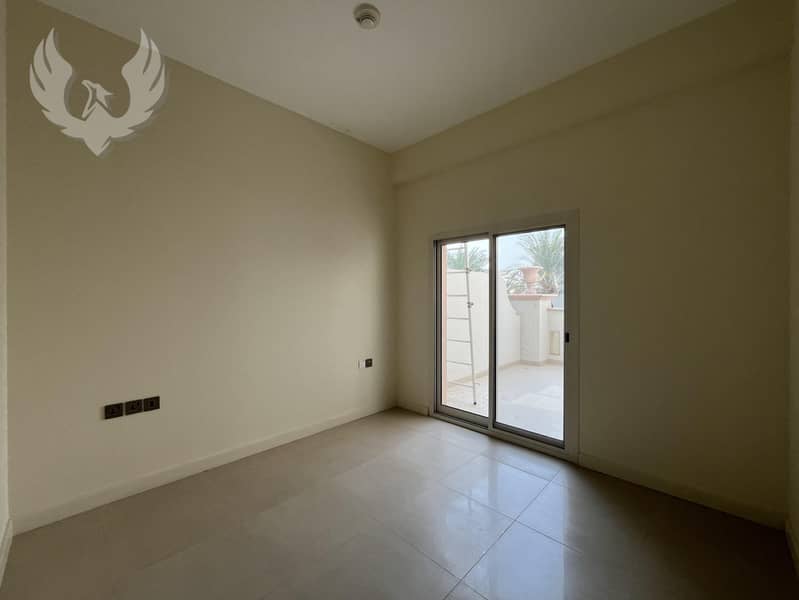 Vacant | Maids Room | Large Garden - Image 12