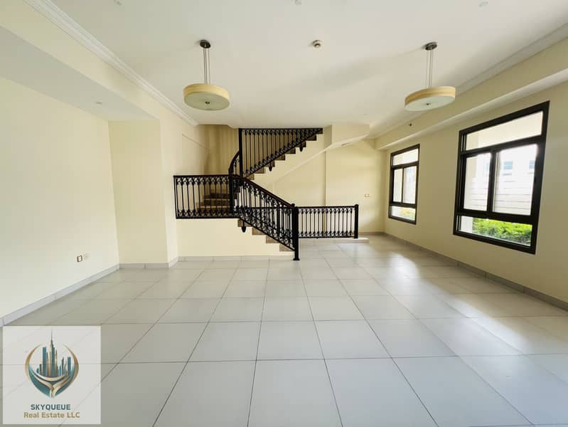 Modern duplex 2bedroom villa available for rent in JVC