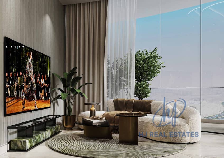 Canal Crown: Waterfront Luxury Living l Biggest Studio in the building - Image 6