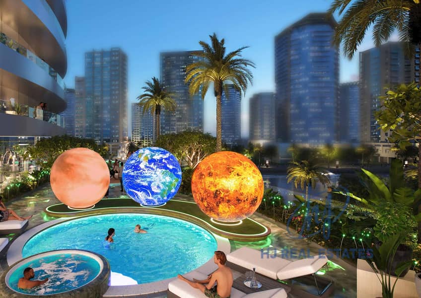 Canal Crown: Waterfront Luxury Living l Biggest Studio in the building - Image 12