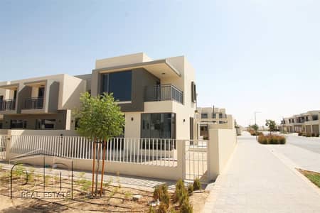 2E corner plot close to pool and park call now 2E corner plot close to pool and park call now