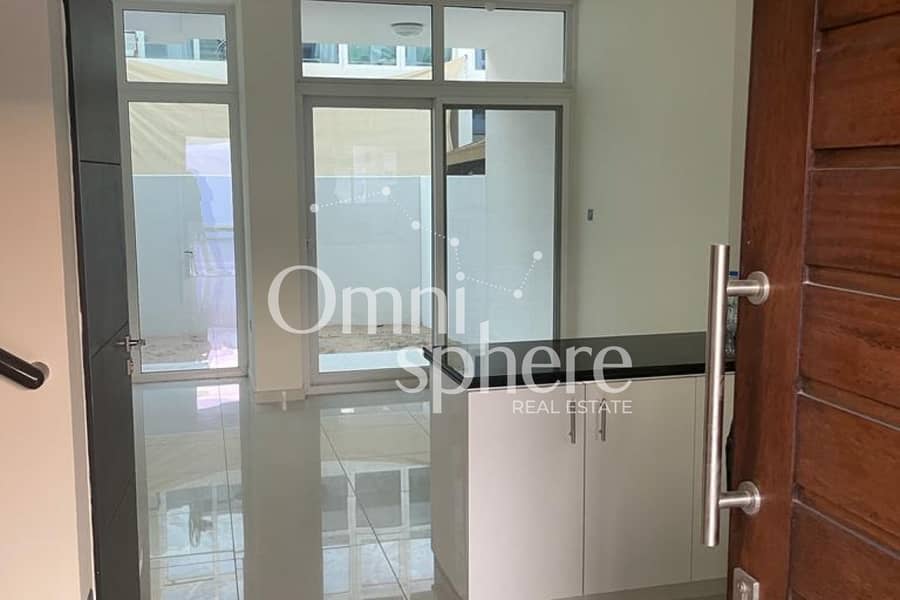 Middle Corner | Big Plot | Ready to Move in - Image 7