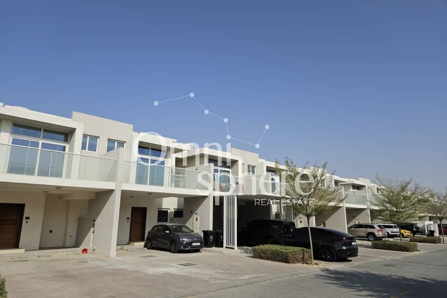 Middle Corner | Big Plot | Ready to Move in - Image 9