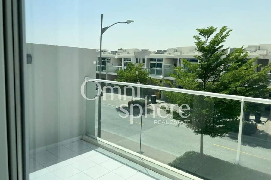 Middle Corner | Big Plot | Ready to Move in - Image 10