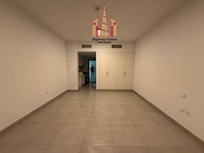 Monolocale in Vendita a Aljada, Sharjah - 08a18981-ac32-43f9-97aa-24e20a826148. jpg