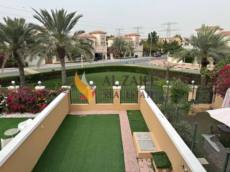 Discover this charming townhouse.