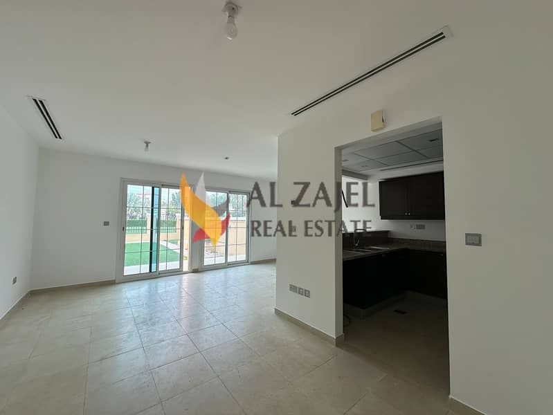 Discover this charming townhouse.