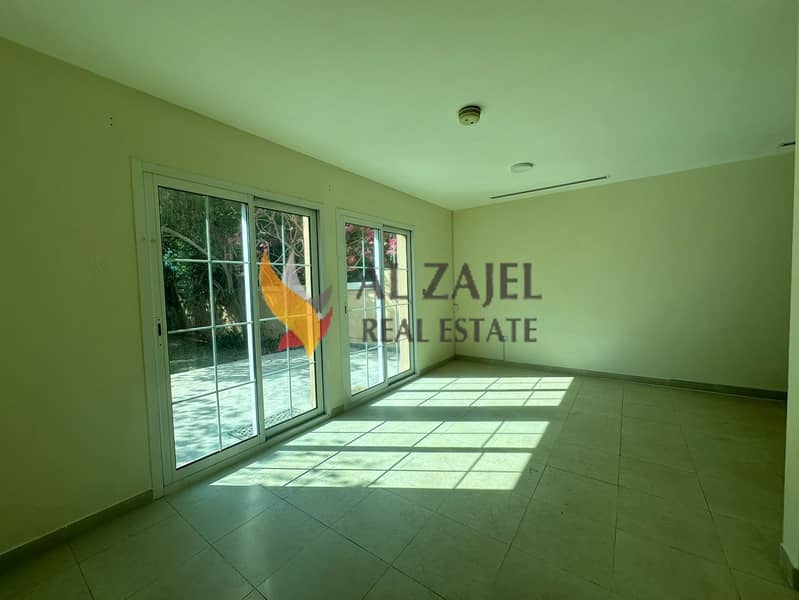 Discover this charming townhouse. - Image 6