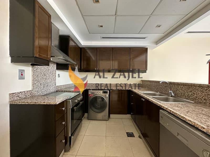 Discover this charming townhouse. - Image 8