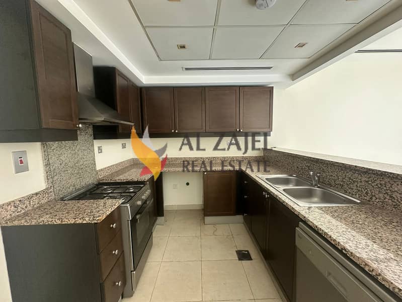 Discover this charming townhouse. - Image 9