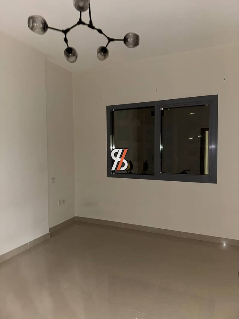 13 9a0de560-ad05-43a0-82bd-80fe7fde0ae8. jpg