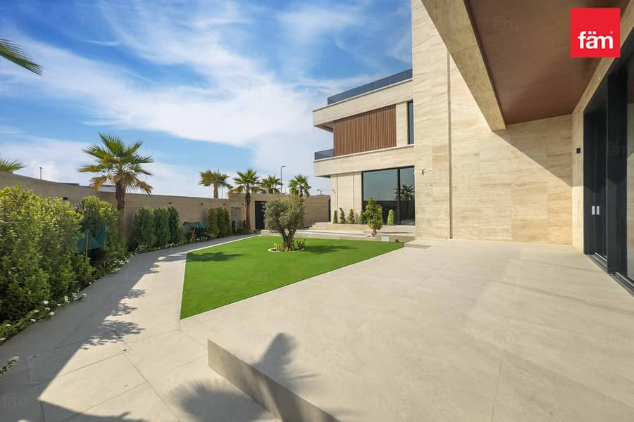 Ultra Luxurious Finishes | Basment | Grand Corner.