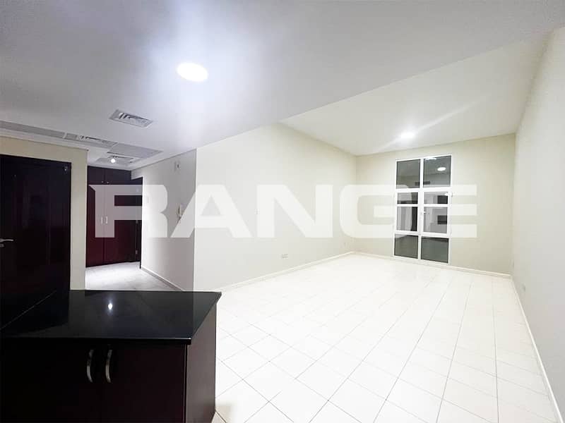 Bright & Well Maintained| Spacious Layout - Image 10