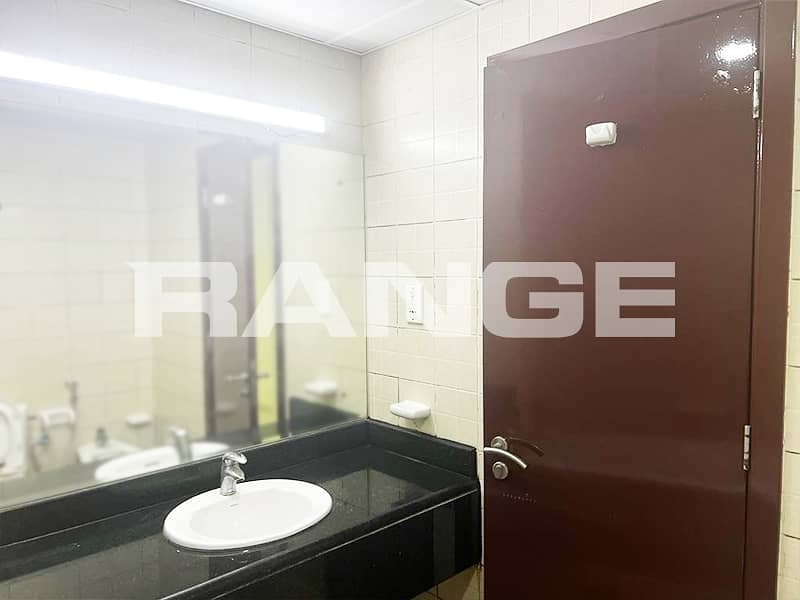 Bright & Well Maintained| Spacious Layout - Image 12