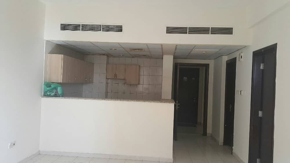 vacant ready to move one bed room for sale in international city ready to move family building