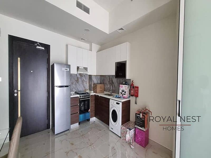 Fully Furnished | Spacious Living | Middle Floor - Image 7