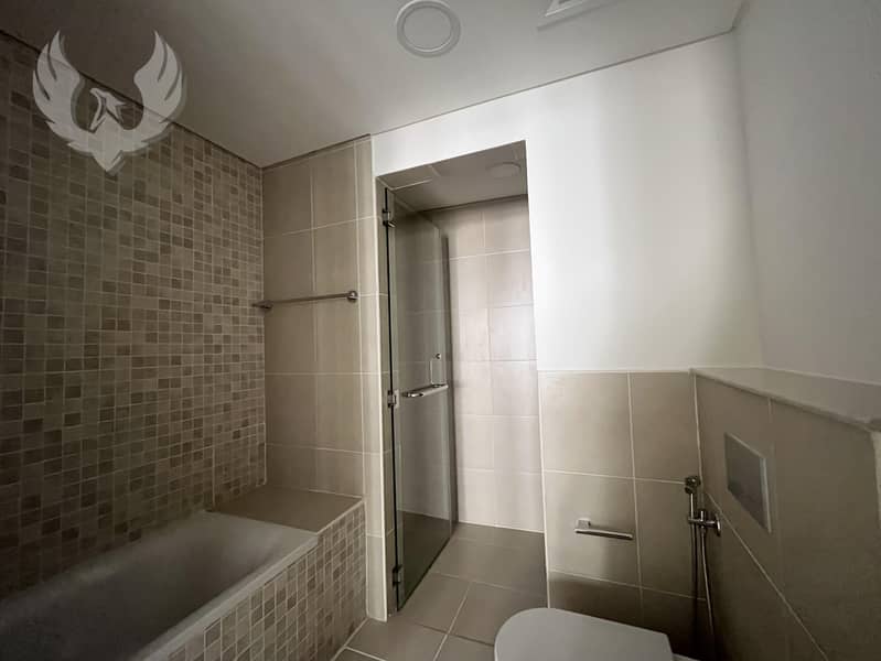 Community Facing | Unfurnished | Vacant - Image 8