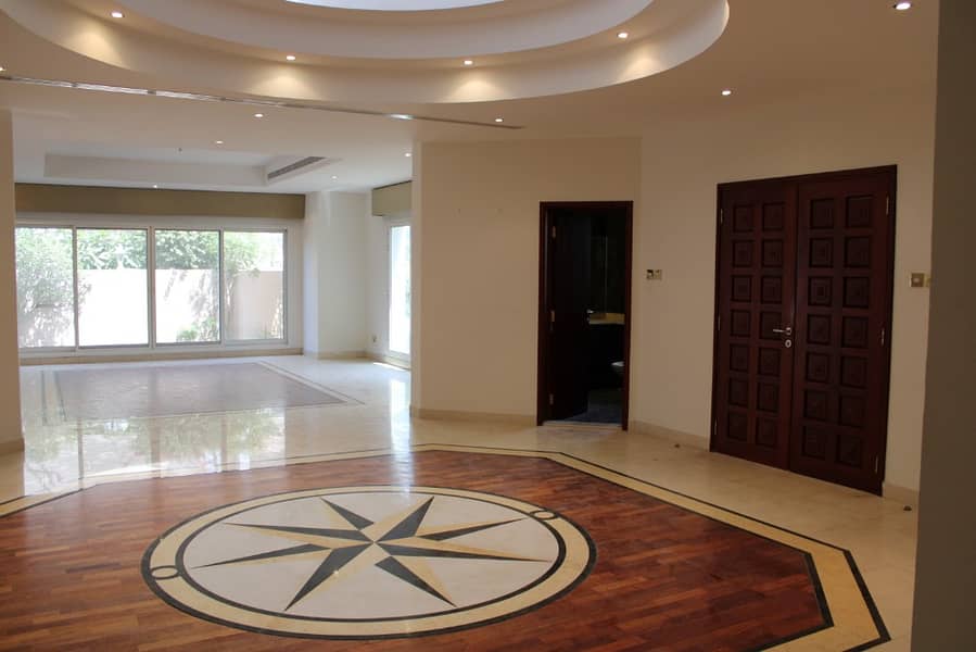 REPUTED 5BR COMPOUND VILLA IN JUMEIRAH