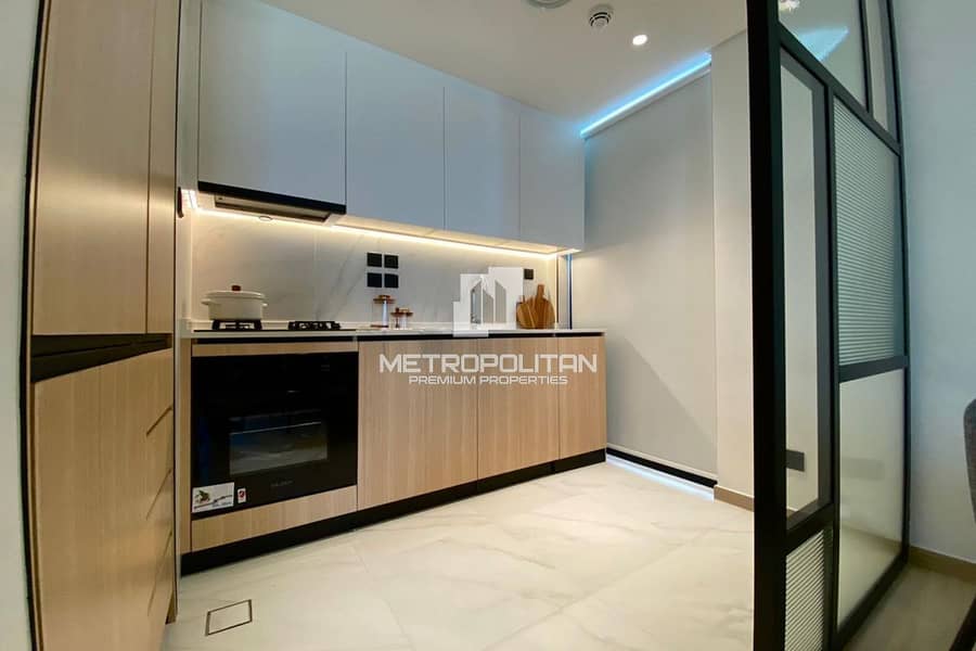 Corner Unit | Furnished | High Floor - Image 4