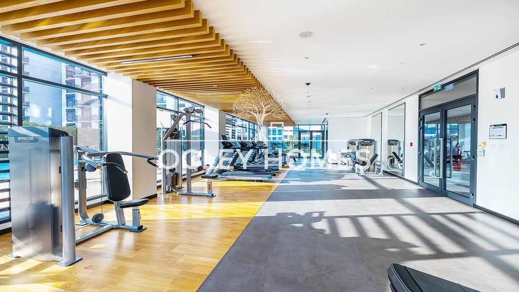 Full Park View | Bills Included | Monthly Stays - Image 26