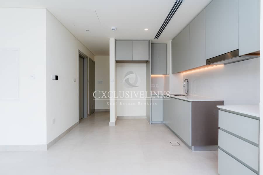 Available I Amasing Location I Across Pool - Image 6