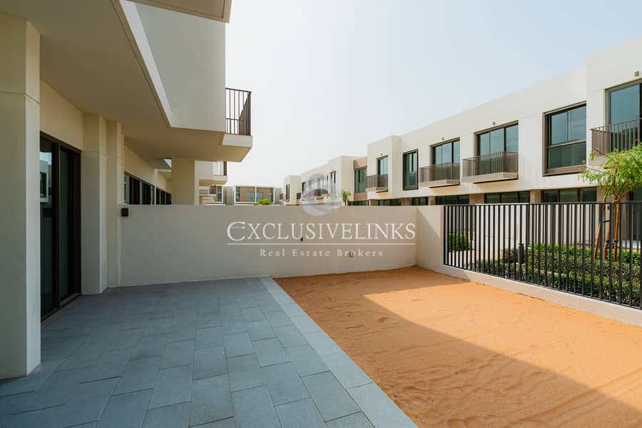 Available I Amasing Location I Across Pool - Image 13