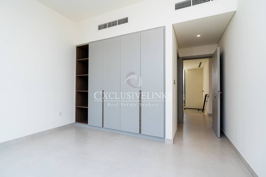 Available I Amasing Location I Across Pool - Image 17