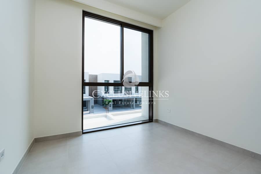 Available I Amasing Location I Across Pool - Image 24