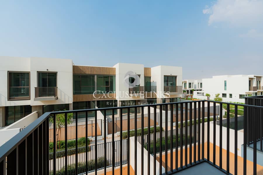 Available I Amasing Location I Across Pool - Image 26