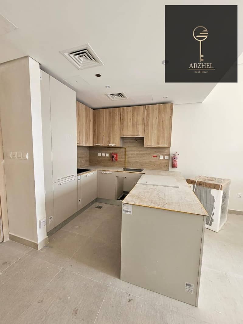 unfurnished | ready to move | pool view| - Image 11