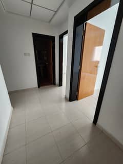 شقة غرفة وصالة للبيع –برج السعد ريسيدنس- تقع بين شارع التعاون وشارع الوحدة في الشارقة، مقابل مركز Day to Day