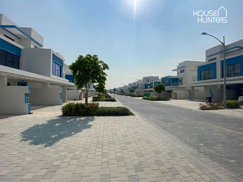 Stylish 4 Bed Villa | Santorini | 1 to 6 Cheques