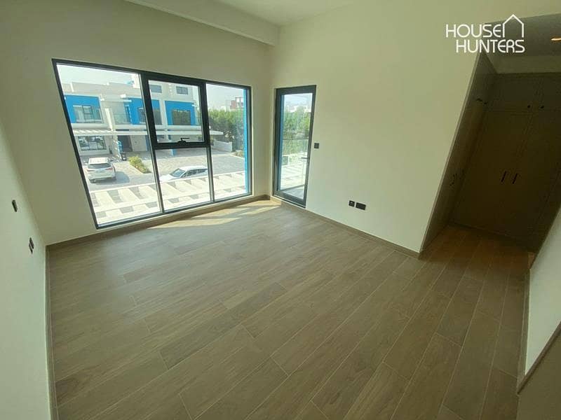 Stylish 4 Bed Villa | Santorini | 1 to 6 Cheques - Image 6