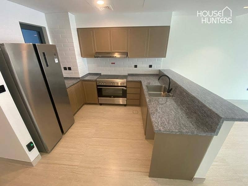 Stylish 4 Bed Villa | Santorini | 1 to 6 Cheques