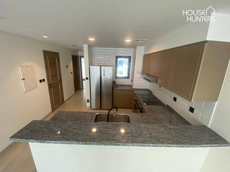 Stylish 4 Bed Villa | Santorini | 1 to 6 Cheques - Image 8