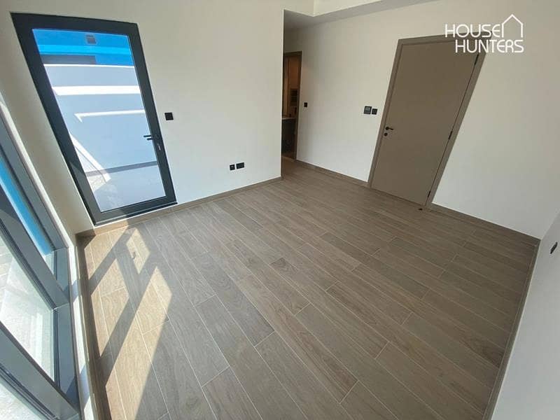 Stylish 4 Bed Villa | Santorini | 1 to 6 Cheques - Image 9