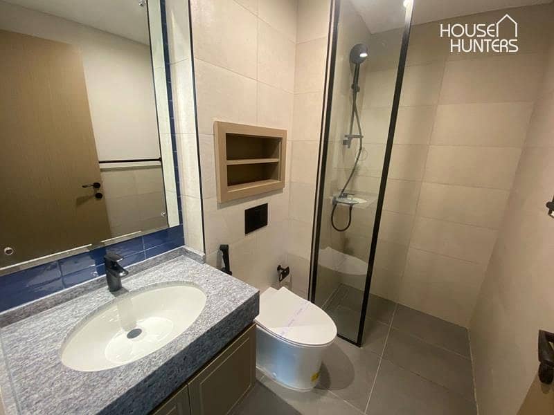 Stylish 4 Bed Villa | Santorini | 1 to 6 Cheques - Image 11