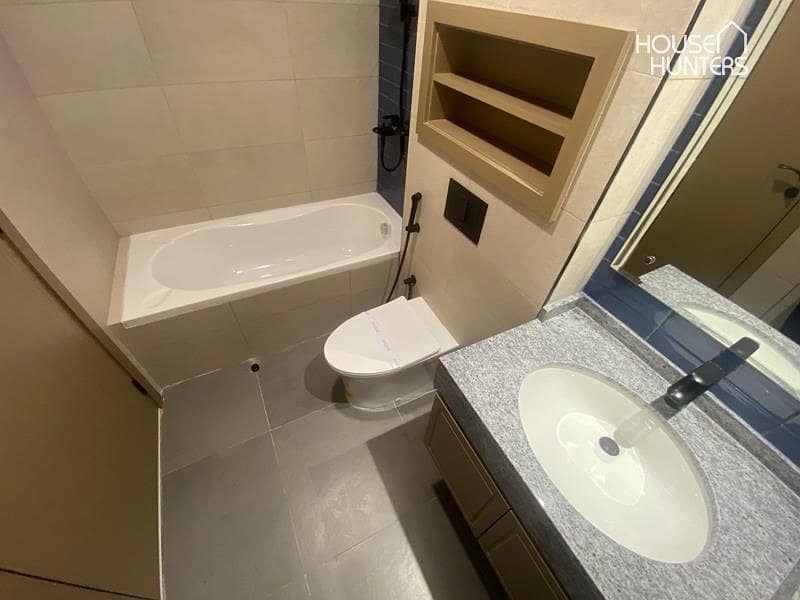 Stylish 4 Bed Villa | Santorini | 1 to 6 Cheques - Image 17