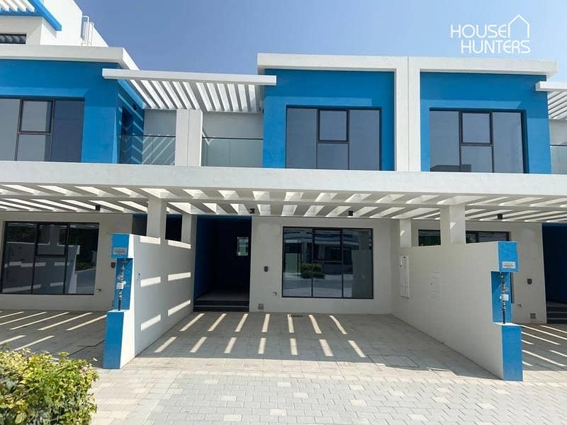 Stylish 4 Bed Villa | Santorini | 1 to 6 Cheques - Image 16