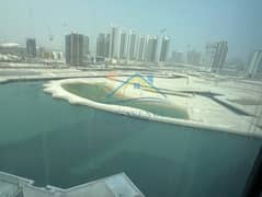 شقة جديدة مكونة من غرفة نوم واحدة وحمام واحد مع أجهزة المطبخ ومرافق كاملة