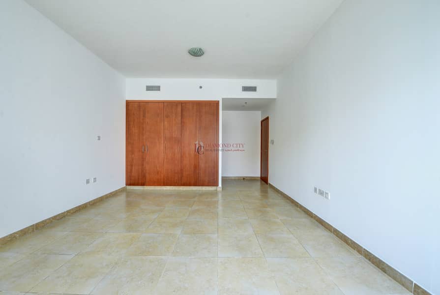 *Nice 1BR Higher Floor With Shaikh Zayed View*