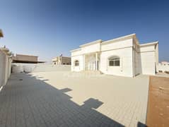 فيلا فخمة 4 غرف ماستر و غرفة عاملة