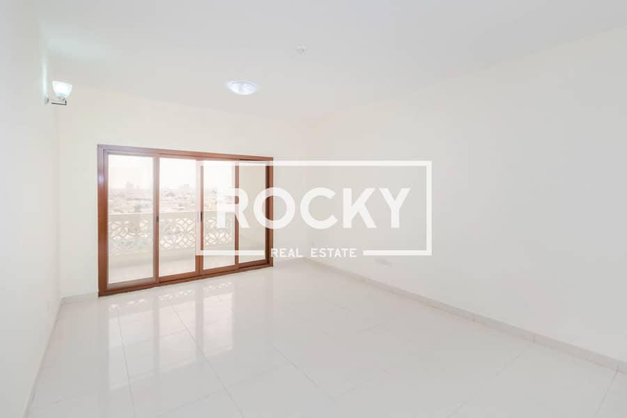 3 Rocky Real Estate - Al Barsha 1 - Al Manaf Building - Apartment (2 of 17). JPG